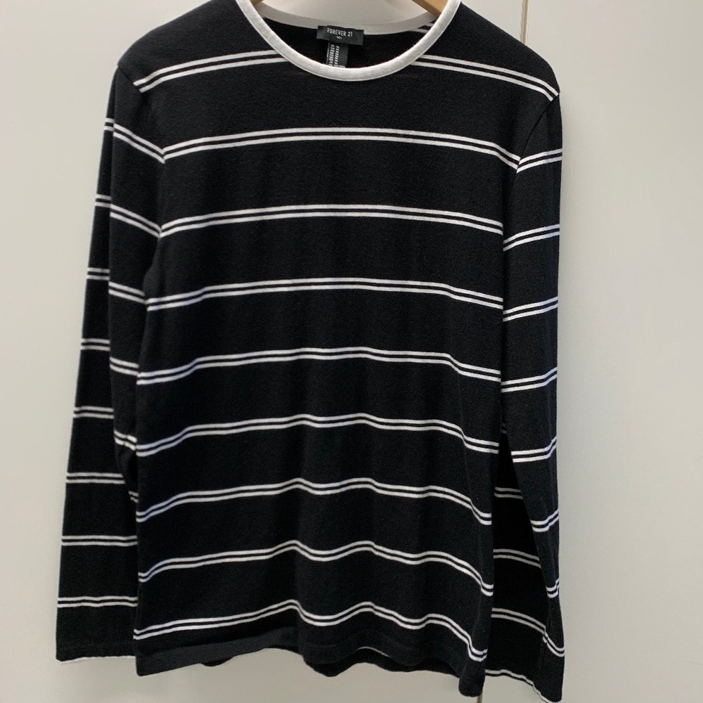 Forever 21 Men's Long Sleeve Crew Neck Top